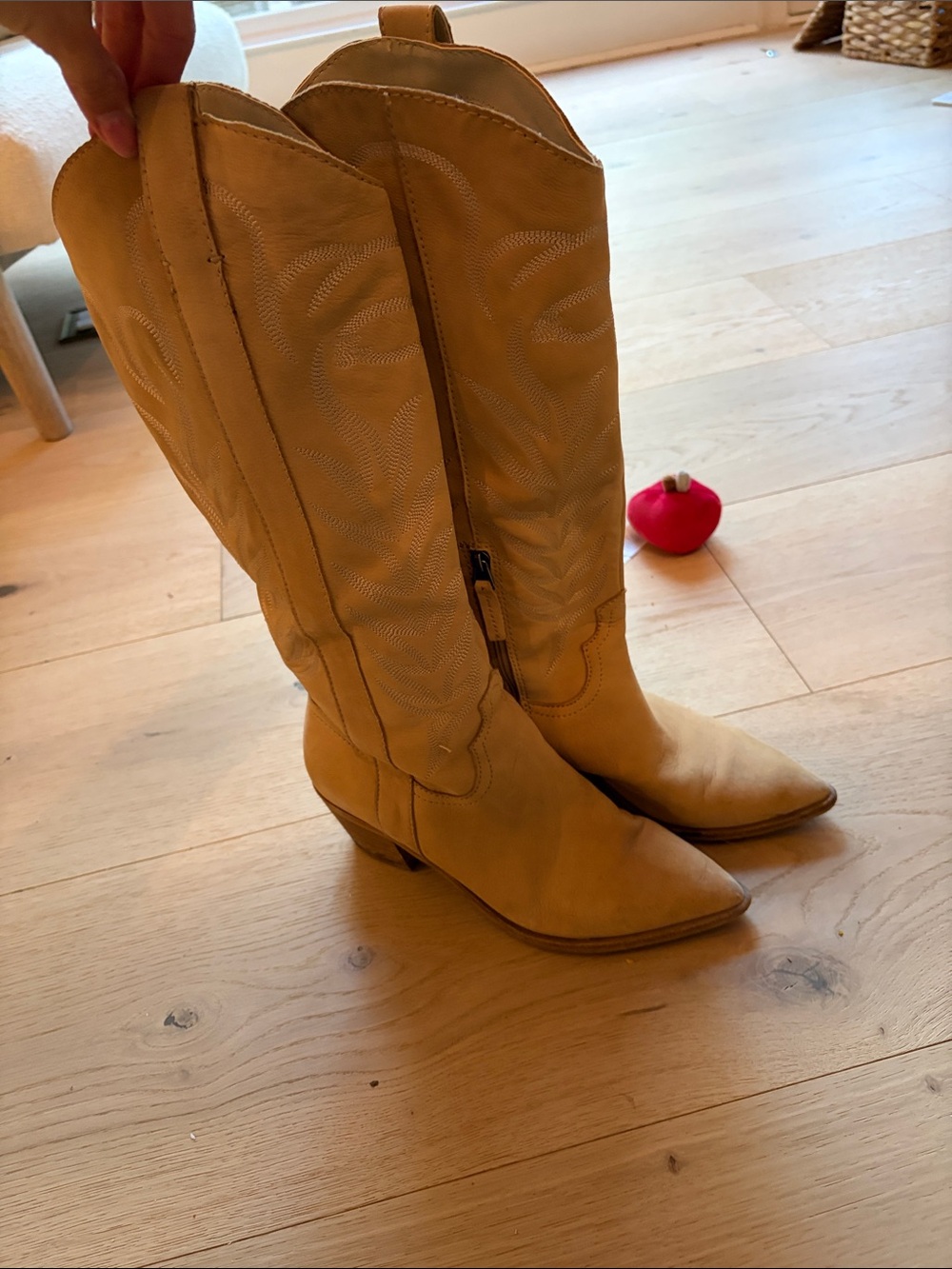 Dolce vita Women's Tan Western Knee-High Boots